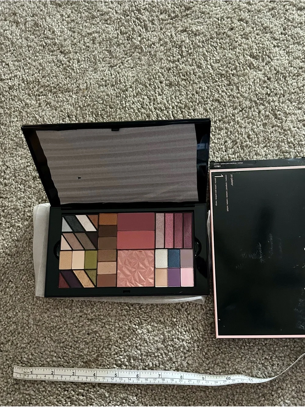 Eyeshadow and Blush Palette - Multi Pink Shades